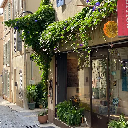 - Tres Beau Climatise A Cote Du Port كاسيس