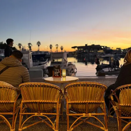 - Tres Beau Climatise A Cote Du Port