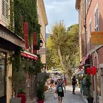- Très Beau Climatisé à Côté Du Port *