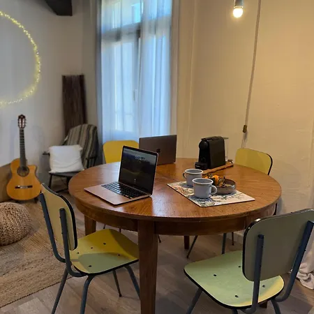 Appartement - Très Beau Climatisé à Côté Du Port *