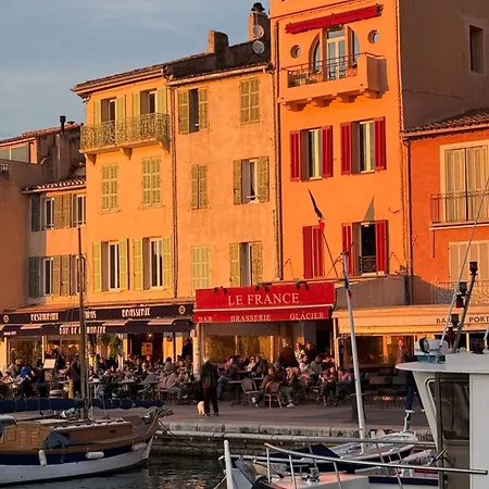 Appartement - Très Beau Climatisé à Côté Du Port