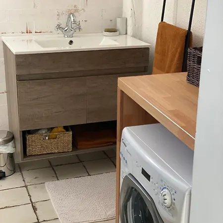 - Très Beau Climatisé à Côté Du Port *