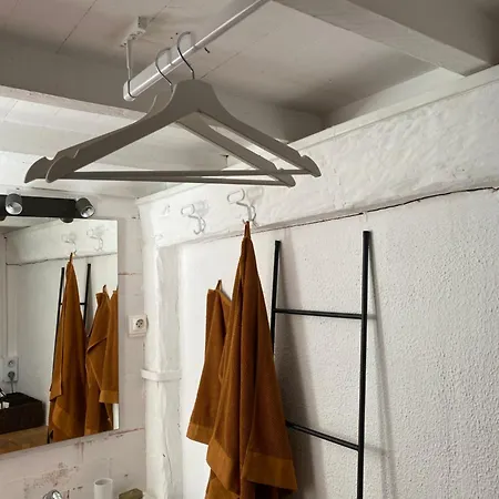 - Très Beau Climatisé à Côté Du Port *