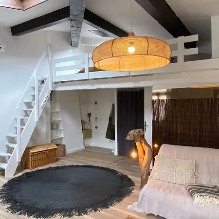 Appartement - Très Beau Climatisé à Côté Du Port *