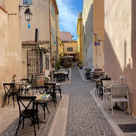 - Très Beau Climatisé à Côté Du Port *
