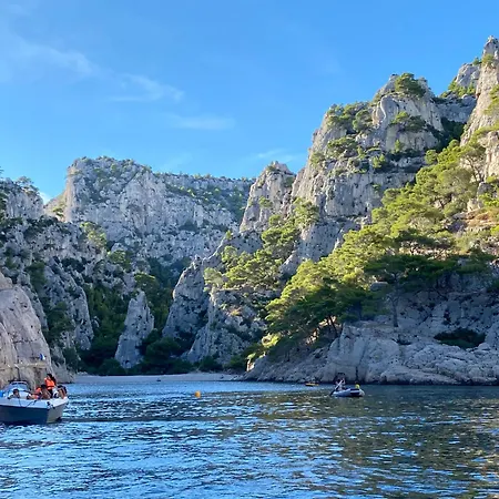 - Tres Beau Climatise A Cote Du Port 卡西斯