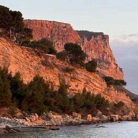Appartement - Très Beau Climatisé à Côté Du Port