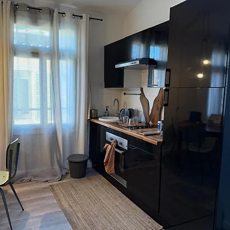 - Très Beau Climatisé à Côté Du Port Appartement *