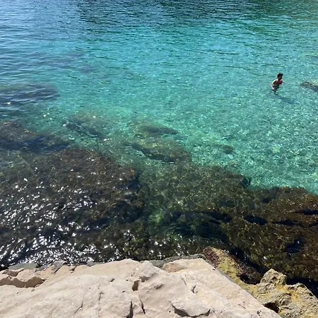 - Très Beau Climatisé à Côté Du Port Appartement Cassis